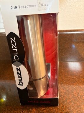 Cole & Mason Buzz 2 in 1 Stainless Steel Electronic Salt & Pepper Mill NWT